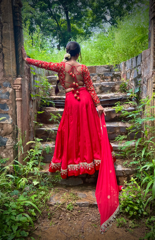 RED LEHENGA