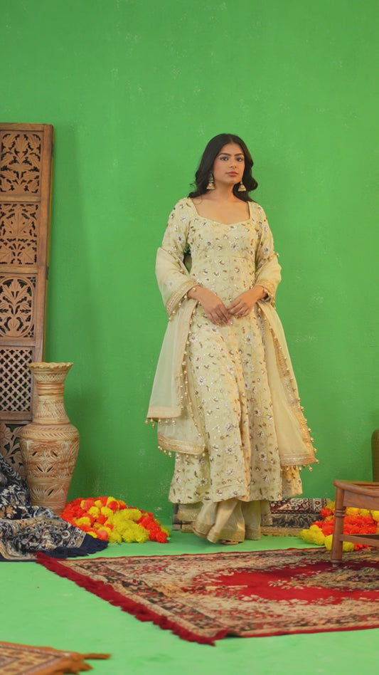 Sunehri Anarkali